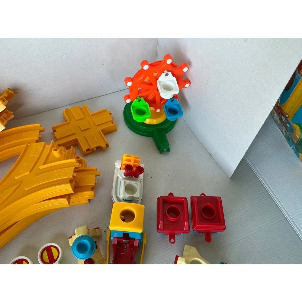 Playmates Vintage Disneyland Play Set Battery Train 31‎ Pieces Mickey Mouse Toy